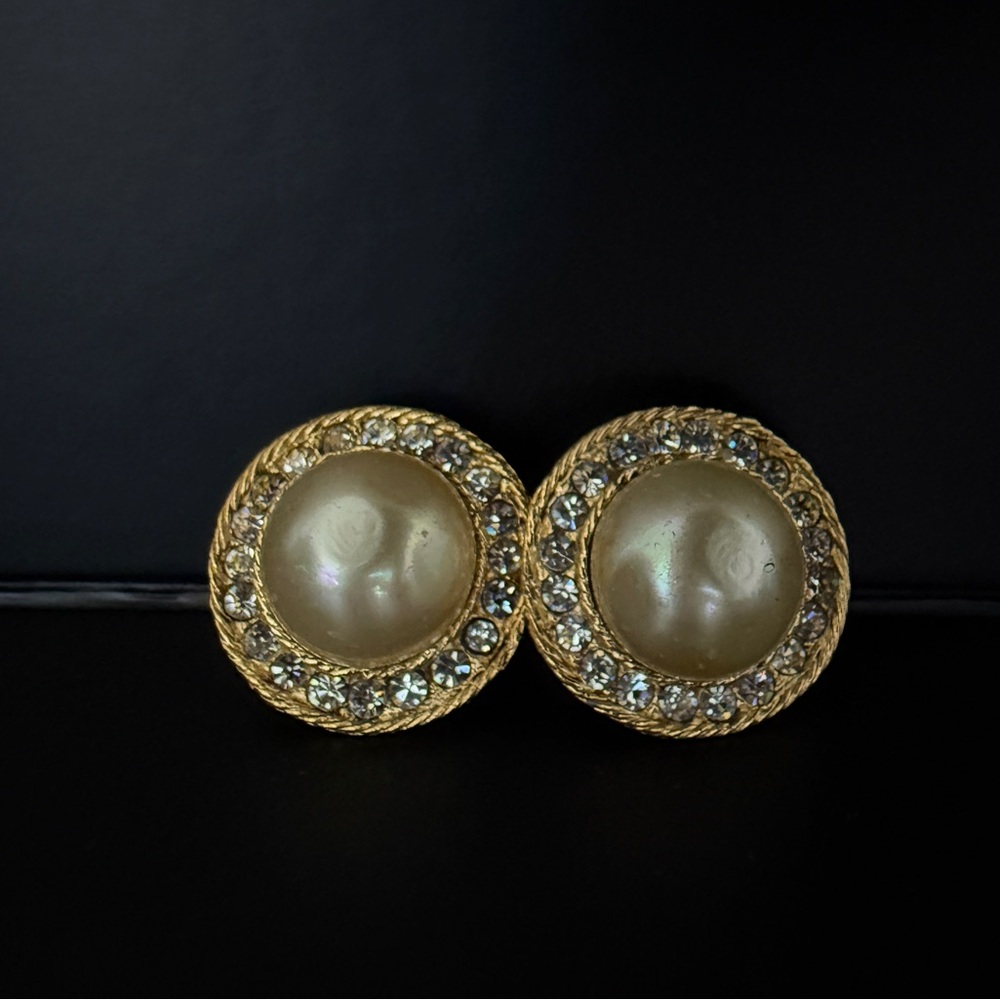 LOT 1703 24K gold plated CHANEL vintage pearl crystals earrings